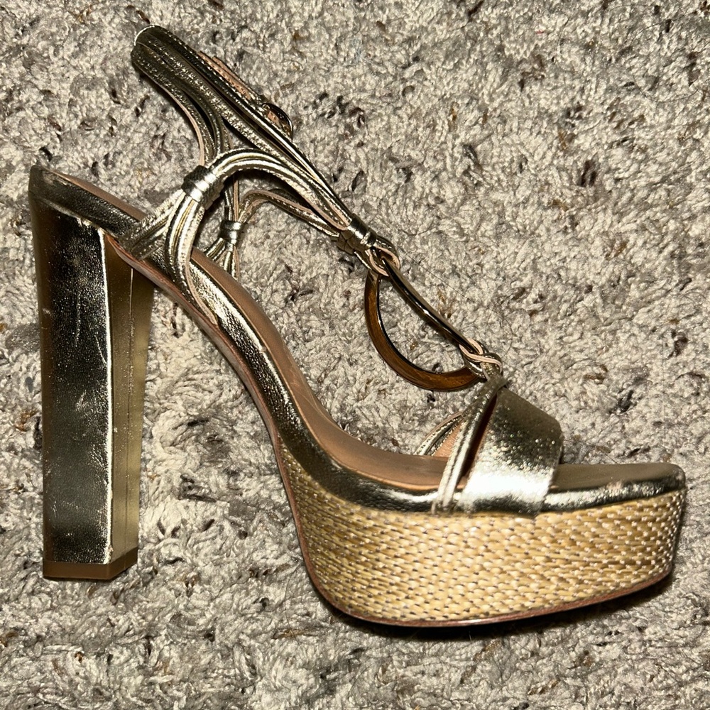 Halston Gold shiny platform heels with gold hardware. New